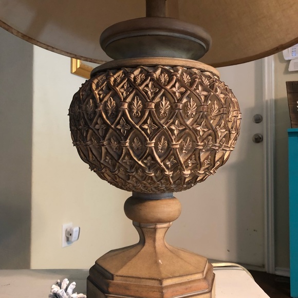 Beautiful lamp - Picture 3 of 4